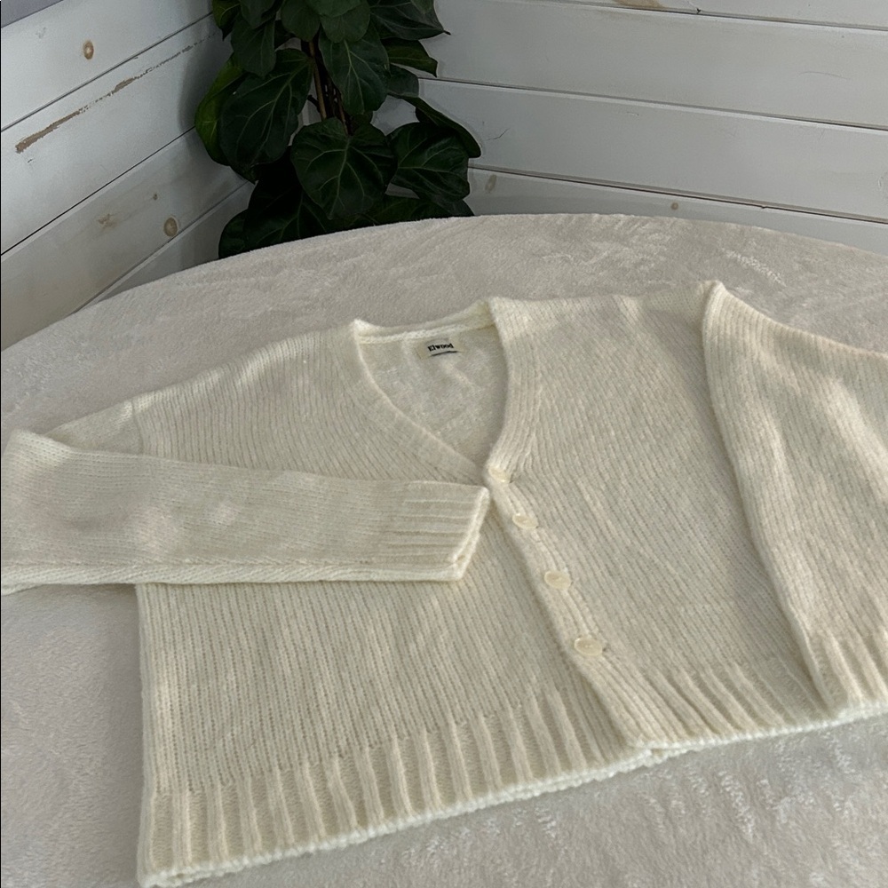 Elwood Mohair/Wool Blend Women's White Cardigan Sweater. - Picture 4 of 11